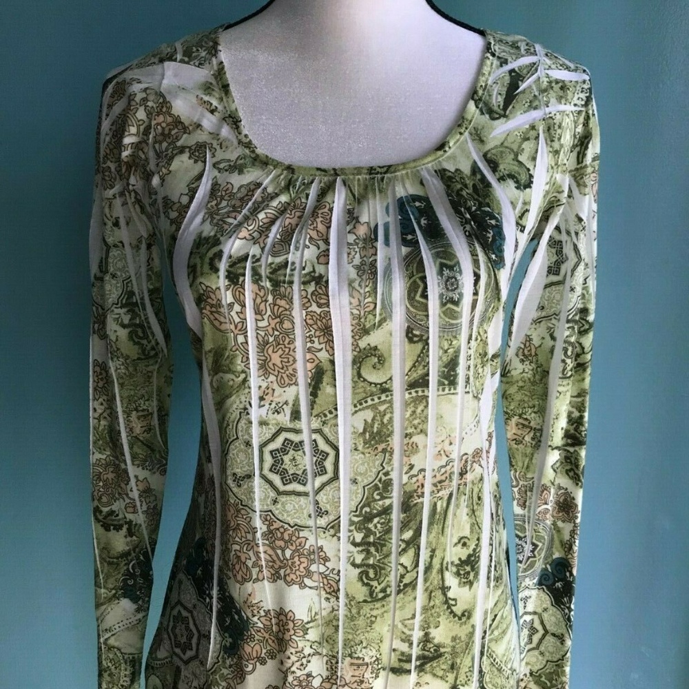 maurices Top Long Sleeve Many Colors Green Size M.